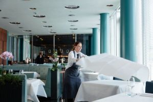 romantische abendessen mit aussicht dusseldorf PHOENIX Restaurant & Weinbar