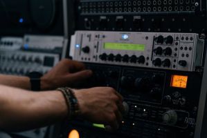 voice dubbing courses dusseldorf Glen Schaele | Mixing Engineer